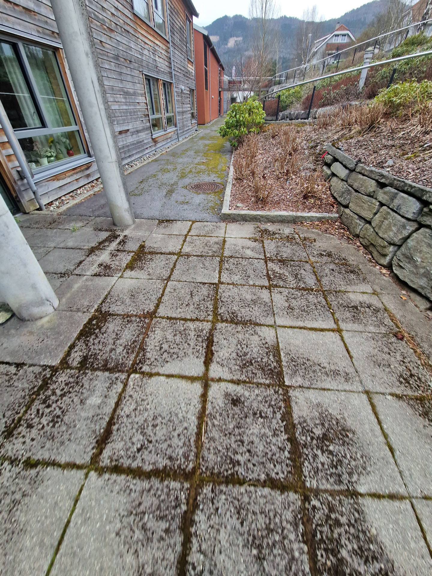 Vask av uteområde Stryn Omsorgsheim