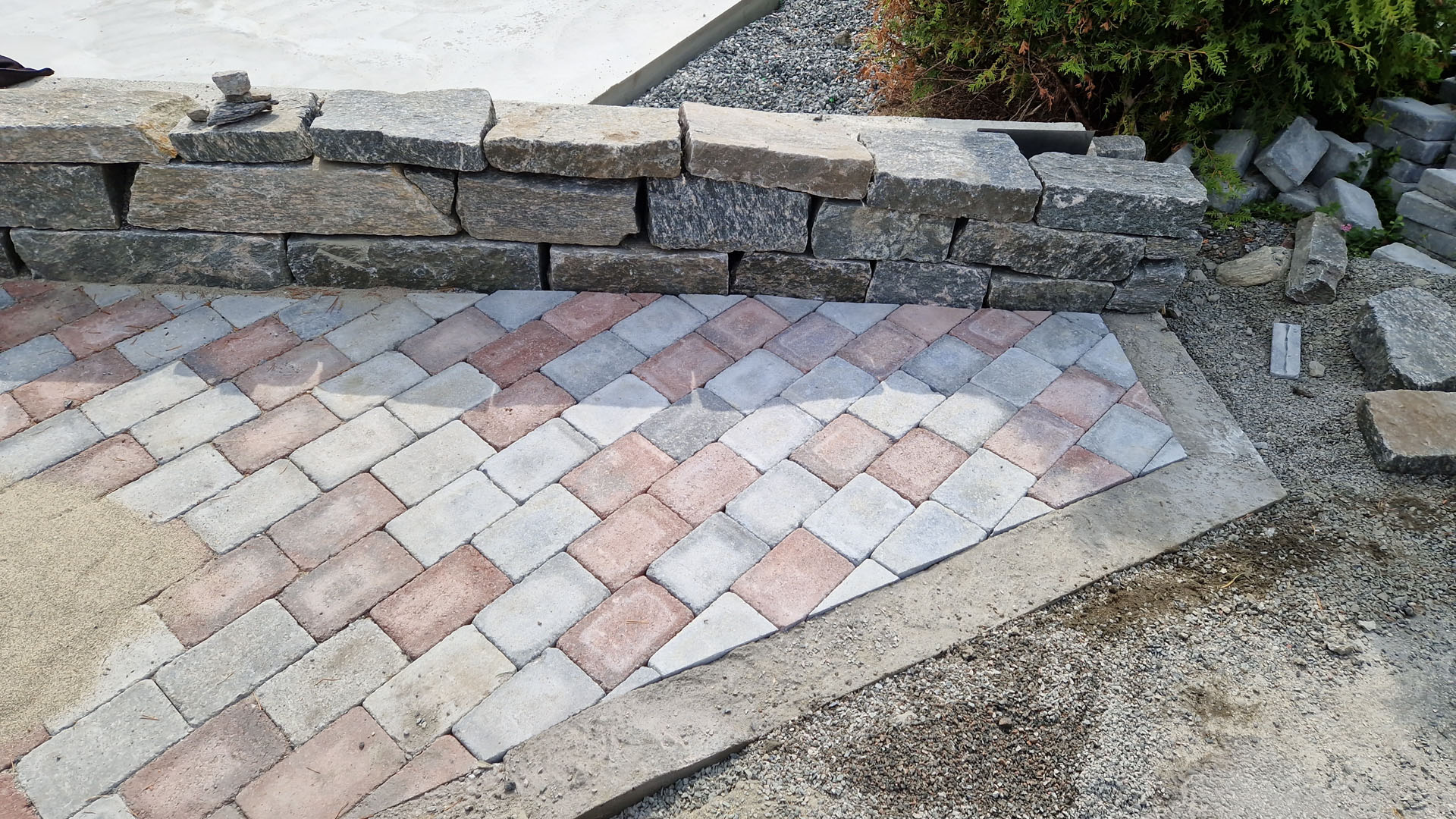 Vask av stein i gårdsplass