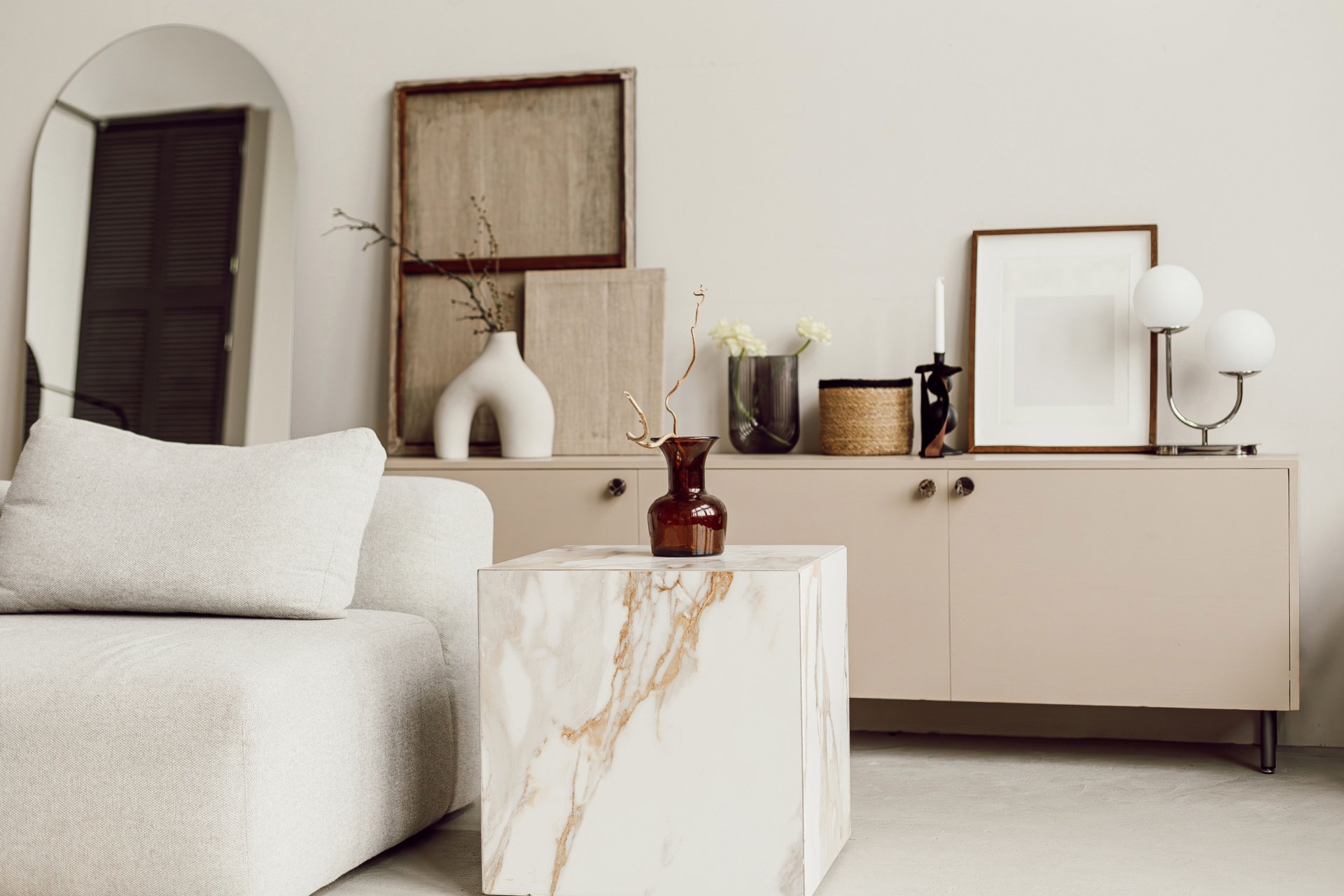 Skandinavisk, ryddig og ren stue